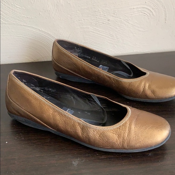 Prada bronze flats, 38.5 with original bag! - Picture 8 of 8